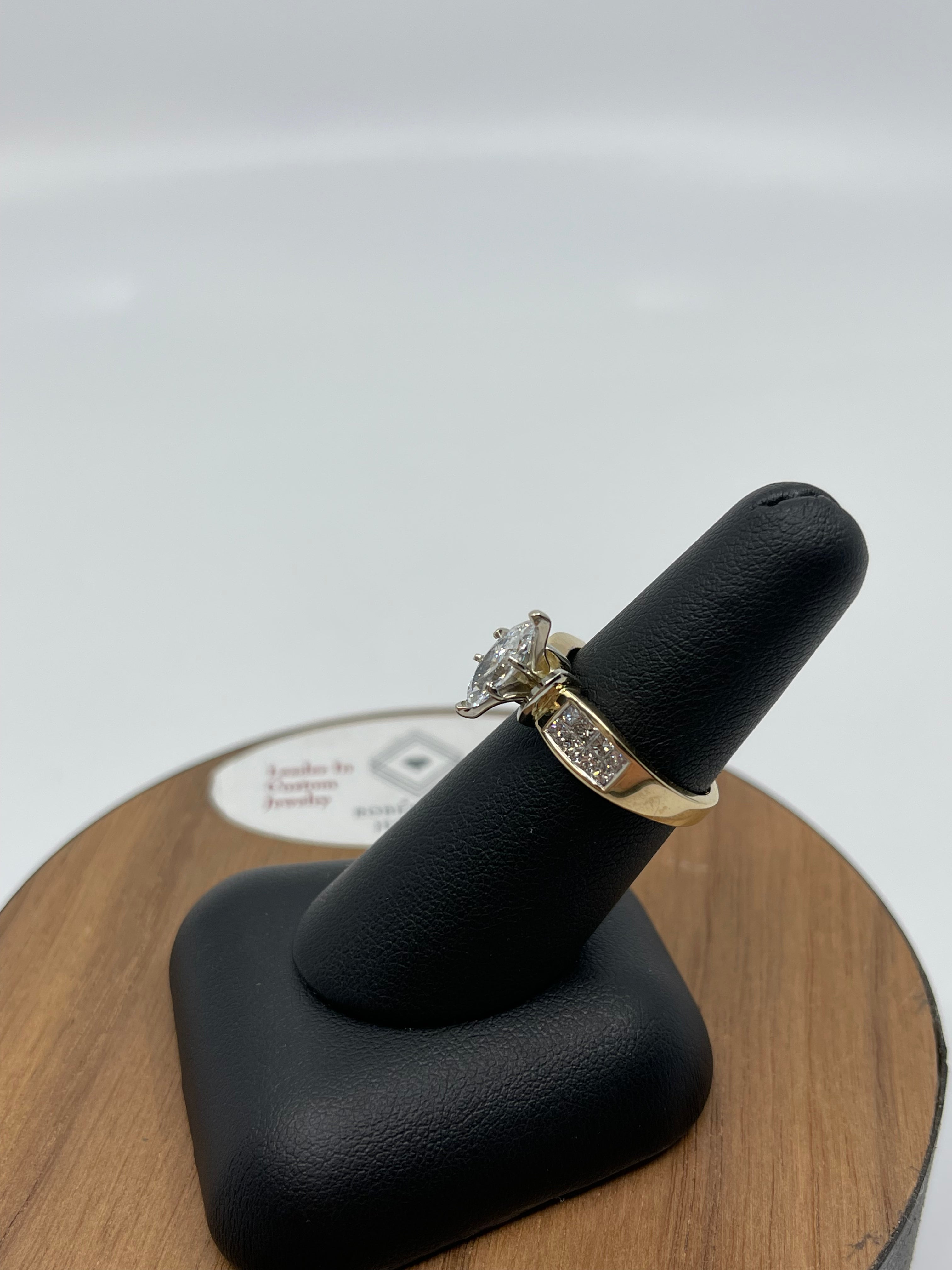 14K Yellow Gold 0.75 Carat Marquise Cut Diamond VS2 Clarity Engagement Ring with VS1 Side Diamonds
