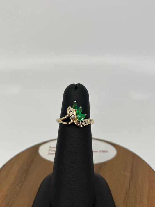 Emerald Fashion Ring