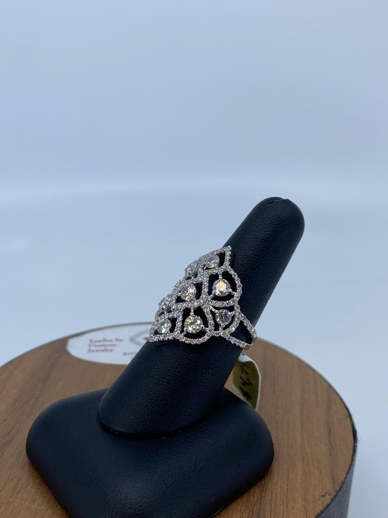 Ladies Antique-Style Fashion Ring