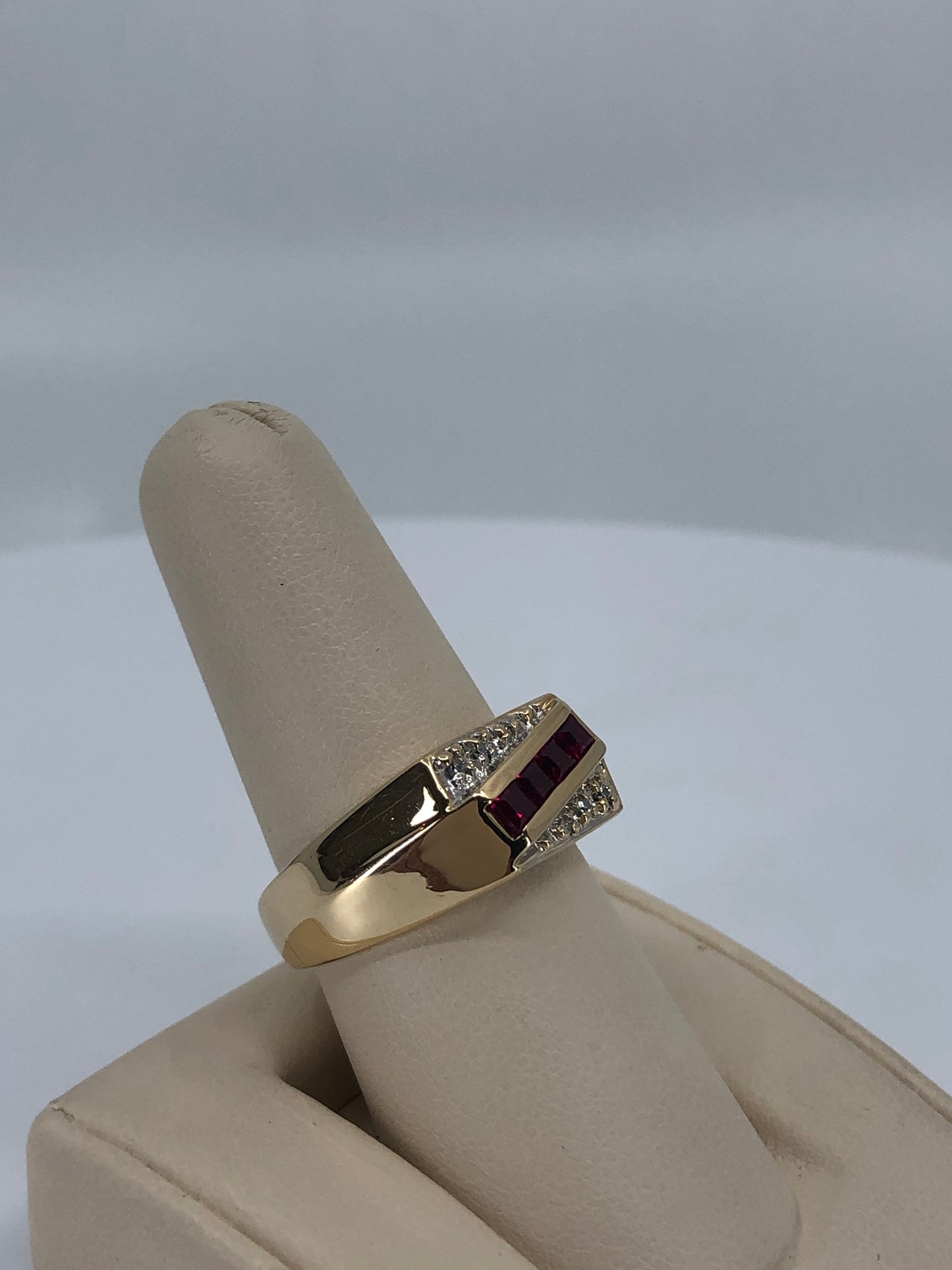 Men’s Ruby/Diamond Ring