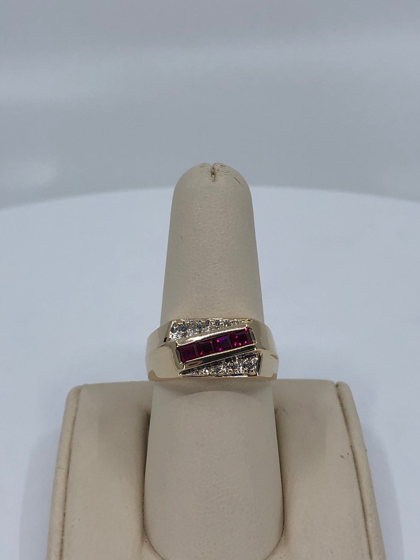 Men’s Ruby/Diamond Ring