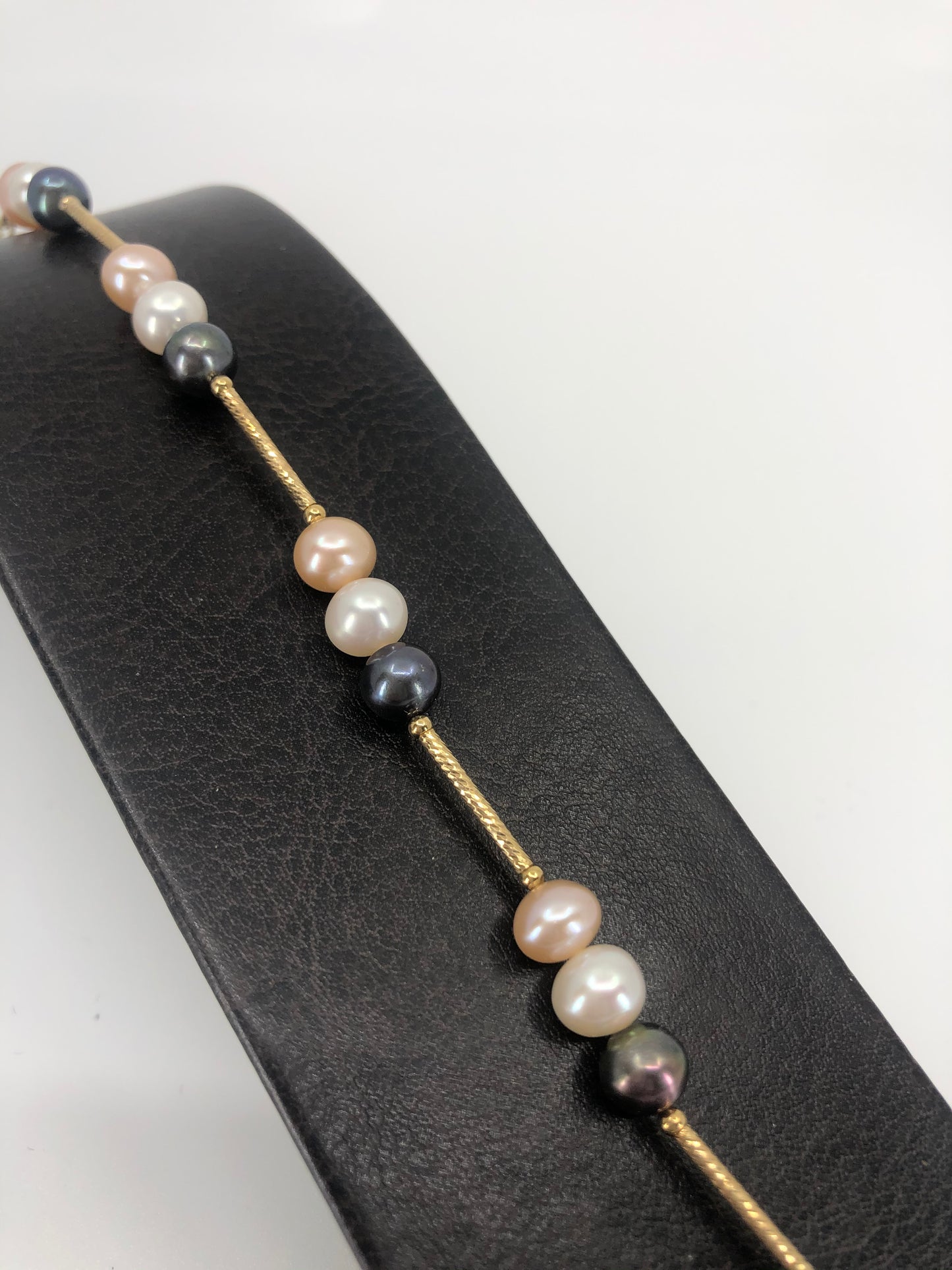 Tri-Color Pearl Braclet