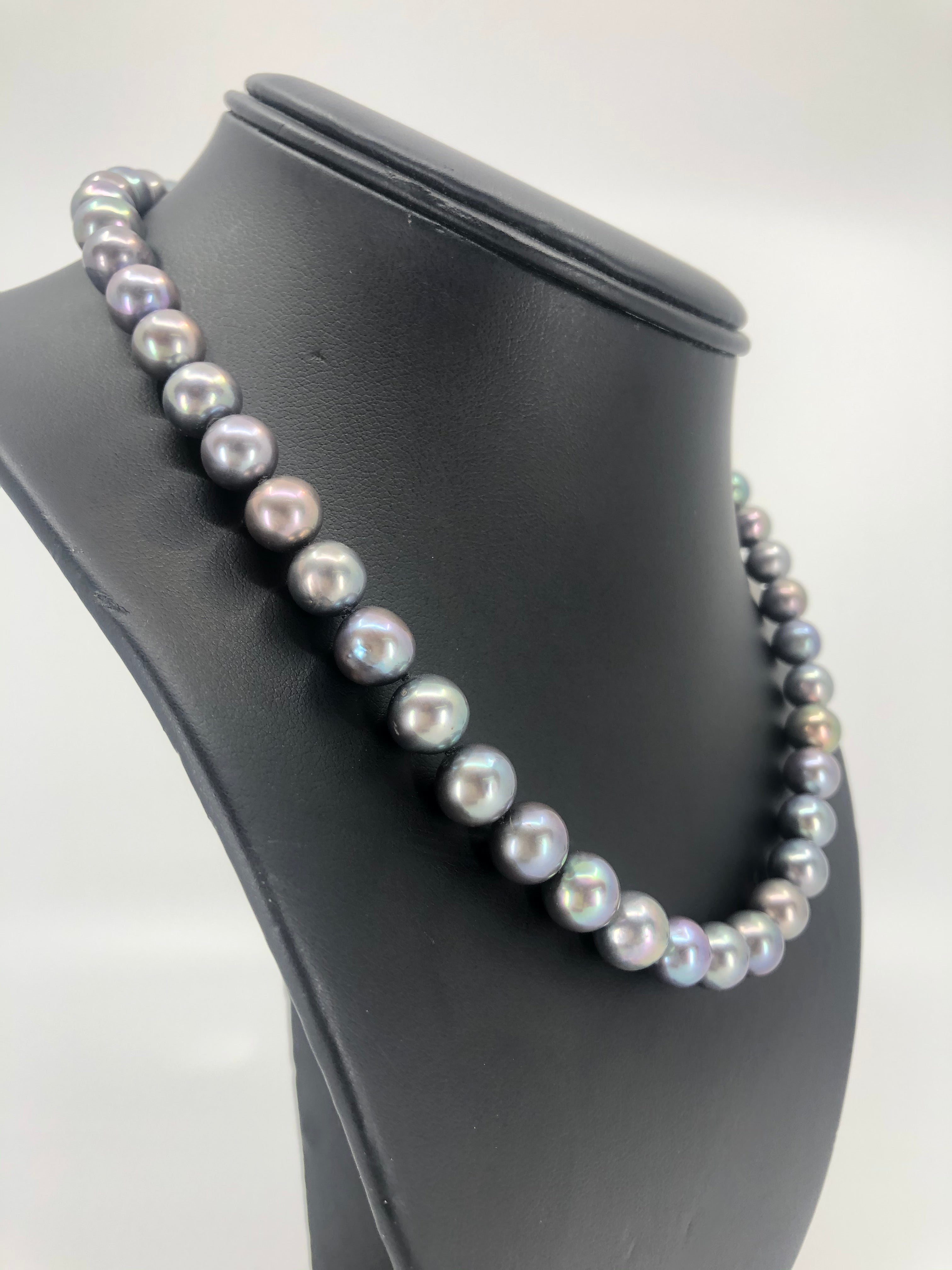 Black Tahitian Pearl Necklace Length 17" with 14K Gold Clasp
