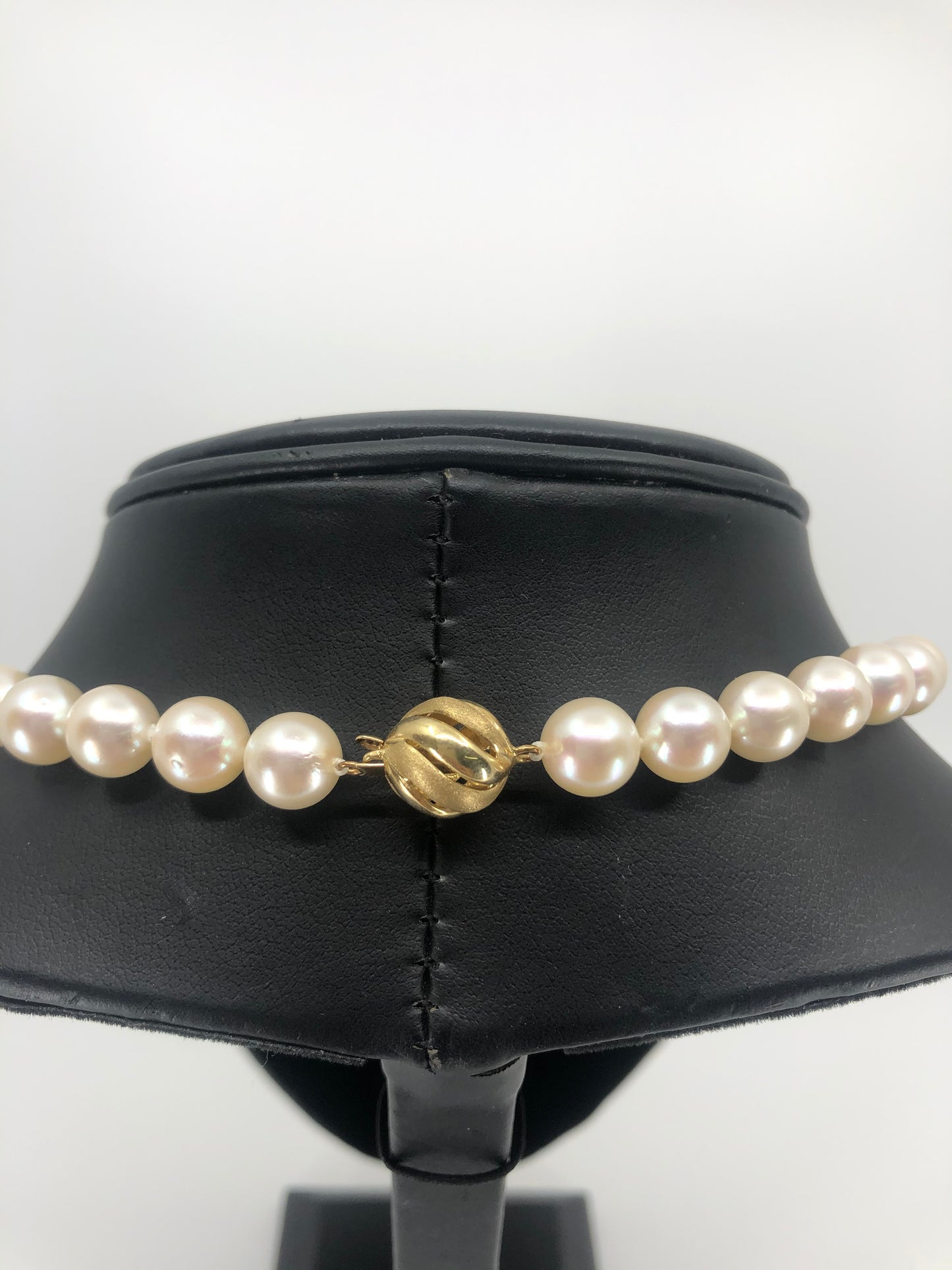 White South Sea Pearl Necklace