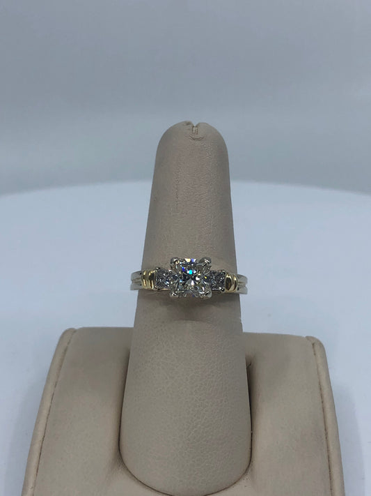 Princess Cut Engagenment Ring